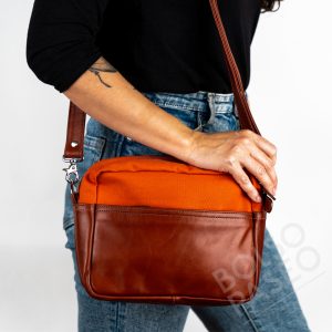 Bolso Dili de cuero y tela